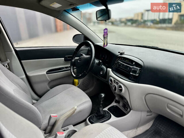 Серый Хендай Акцент, объемом двигателя 1.4 л и пробегом 312 тыс. км за 4150 $, фото 19 на Automoto.ua