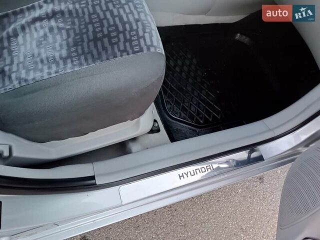 Сірий Хендай Акцент, об'ємом двигуна 1.4 л та пробігом 130 тис. км за 5100 $, фото 19 на Automoto.ua