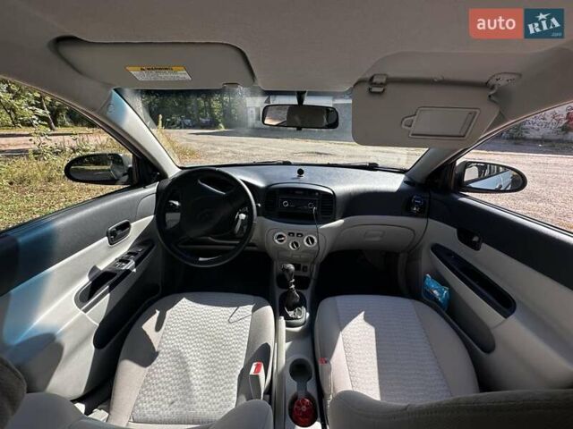 Сірий Хендай Акцент, об'ємом двигуна 1.4 л та пробігом 237 тис. км за 4600 $, фото 1 на Automoto.ua