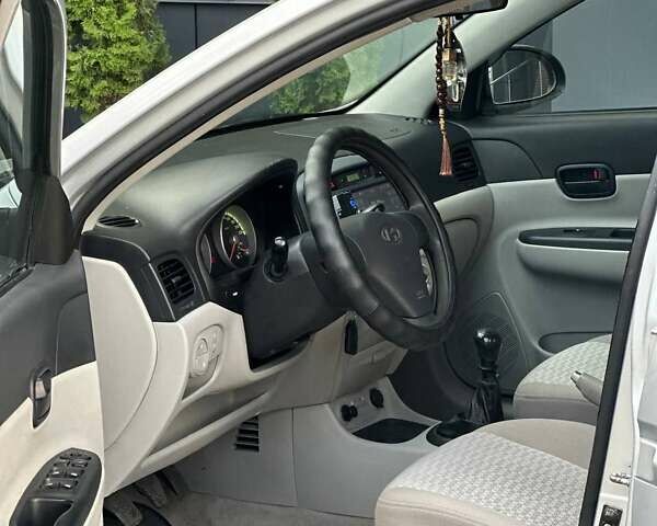Хендай Акцент 2008 в Днепре (Днепропетровске) на Automoto.ua Серый Хендай Акцент, объемом двигателя 1.5 л и пробегом 193 тыс. км за 5199 $, фото 6 на Automoto.ua