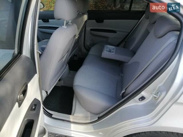 Серый Хендай Акцент, объемом двигателя 1.6 л и пробегом 150 тыс. км за 7000 $, фото 20 на Automoto.ua