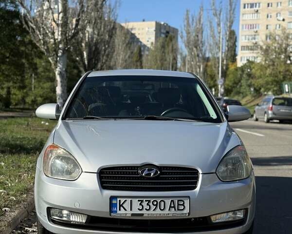 Сірий Хендай Акцент, об'ємом двигуна 1.6 л та пробігом 136 тис. км за 6300 $, фото 7 на Automoto.ua