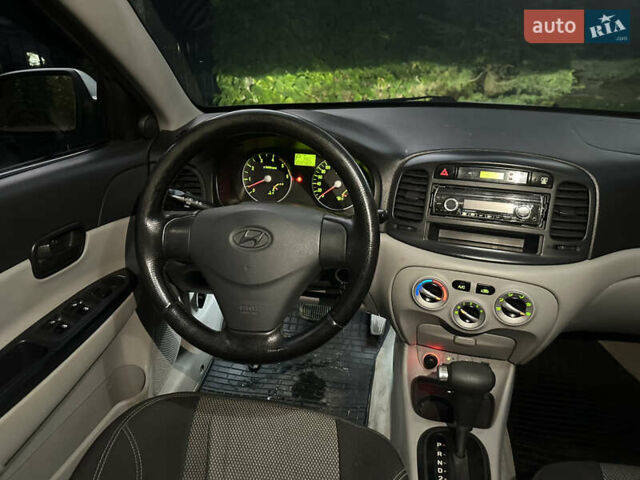 Серый Хендай Акцент, объемом двигателя 1.4 л и пробегом 200 тыс. км за 4990 $, фото 31 на Automoto.ua