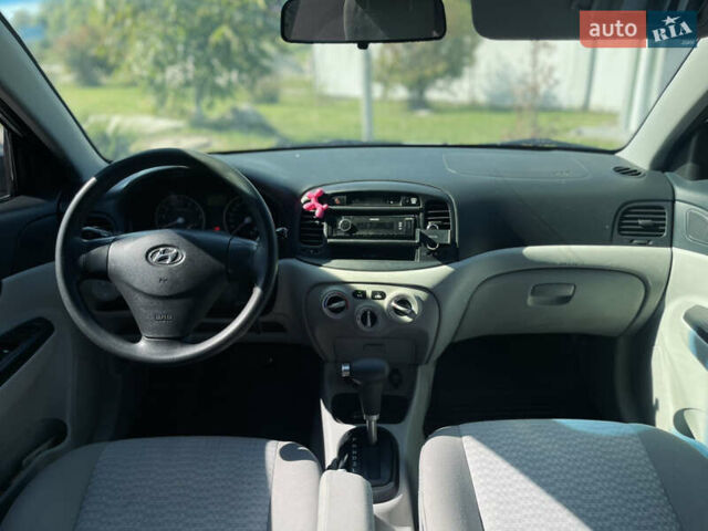 Серый Хендай Акцент, объемом двигателя 1.4 л и пробегом 182 тыс. км за 4700 $, фото 16 на Automoto.ua