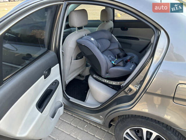 Серый Хендай Акцент, объемом двигателя 1.4 л и пробегом 135 тыс. км за 4800 $, фото 14 на Automoto.ua