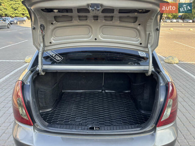 Серый Хендай Акцент, объемом двигателя 1.4 л и пробегом 135 тыс. км за 4800 $, фото 16 на Automoto.ua