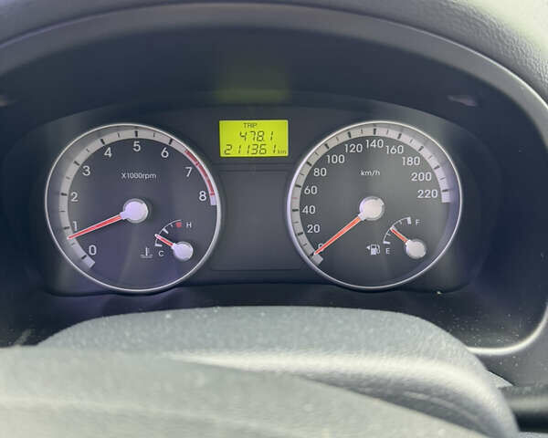 Серый Хендай Акцент, объемом двигателя 1.6 л и пробегом 211 тыс. км за 5200 $, фото 29 на Automoto.ua