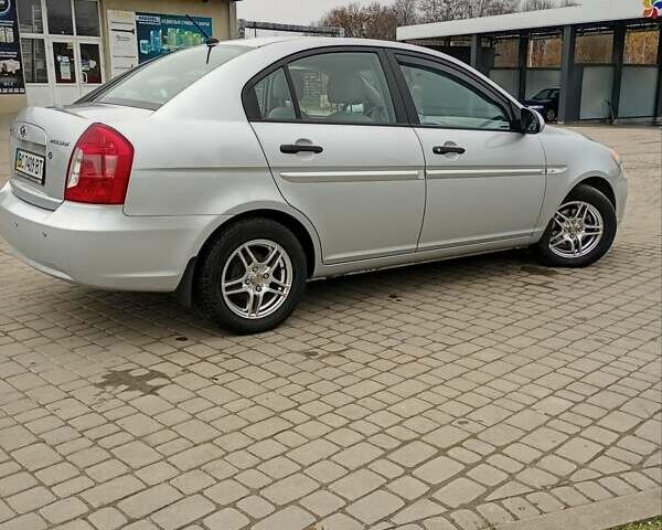 Сірий Хендай Акцент, об'ємом двигуна 1.4 л та пробігом 73 тис. км за 5995 $, фото 36 на Automoto.ua