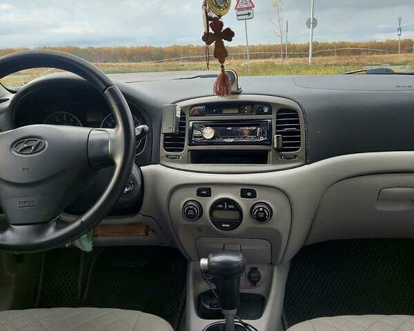 Хендай Акцент 2008 в Виннице на Automoto.ua Серый Хендай Акцент, объемом двигателя 1.6 л и пробегом 240 тыс. км за 5600 $, фото 3 на Automoto.ua