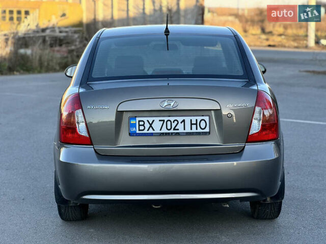 Серый Хендай Акцент, объемом двигателя 1.4 л и пробегом 98 тыс. км за 4899 $, фото 4 на Automoto.ua