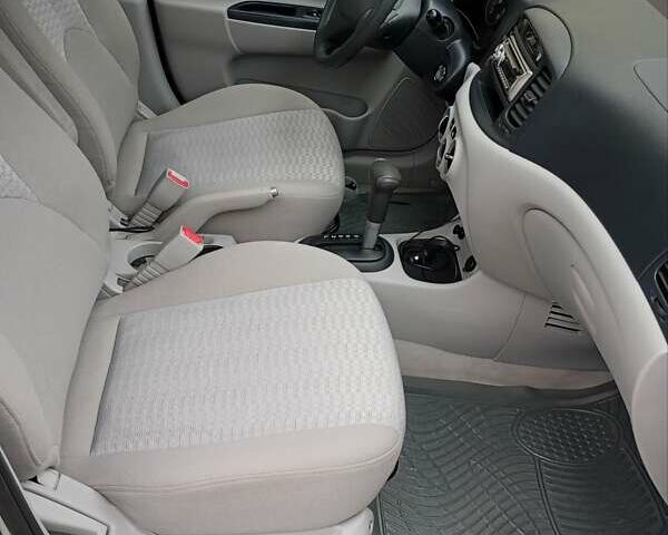 Сірий Хендай Акцент, об'ємом двигуна 1.4 л та пробігом 73 тис. км за 5995 $, фото 16 на Automoto.ua