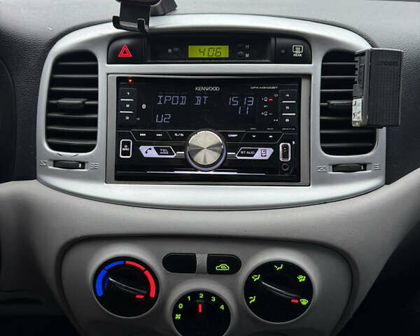 Серый Хендай Акцент, объемом двигателя 1.4 л и пробегом 122 тыс. км за 4500 $, фото 17 на Automoto.ua