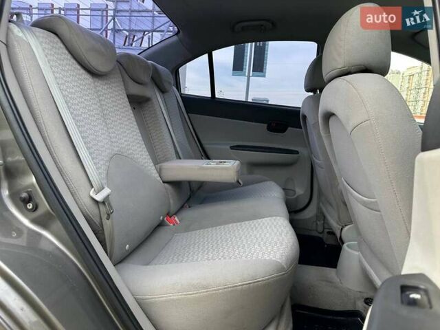 Сірий Хендай Акцент, об'ємом двигуна 1.4 л та пробігом 228 тис. км за 5990 $, фото 10 на Automoto.ua