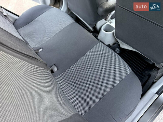 Сірий Хендай Акцент, об'ємом двигуна 1.4 л та пробігом 138 тис. км за 5600 $, фото 48 на Automoto.ua