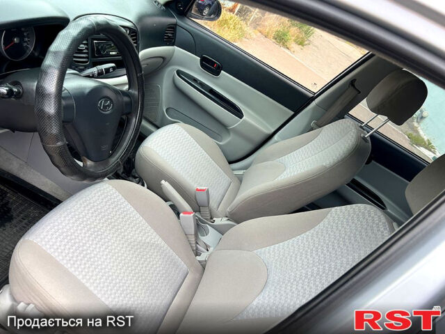 Сірий Хендай Акцент, об'ємом двигуна 1.4 л та пробігом 290 тис. км за 4799 $, фото 6 на Automoto.ua