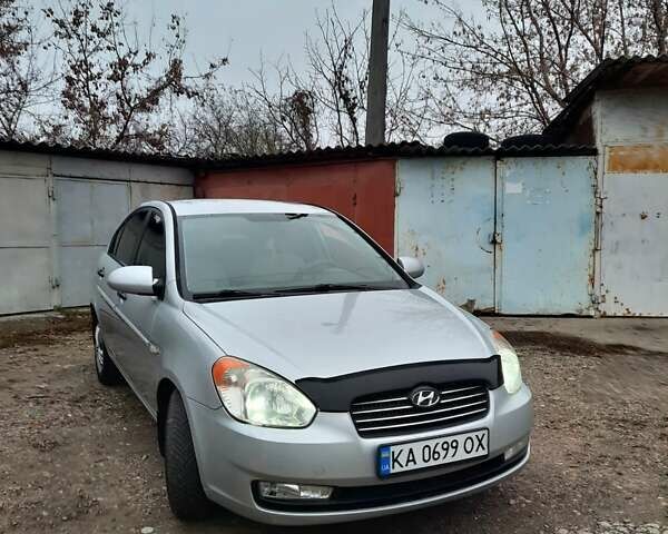 Серый Хендай Акцент, объемом двигателя 1.4 л и пробегом 306 тыс. км за 3950 $, фото 6 на Automoto.ua
