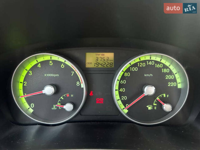 Сірий Хендай Акцент, об'ємом двигуна 1.4 л та пробігом 194 тис. км за 5300 $, фото 6 на Automoto.ua