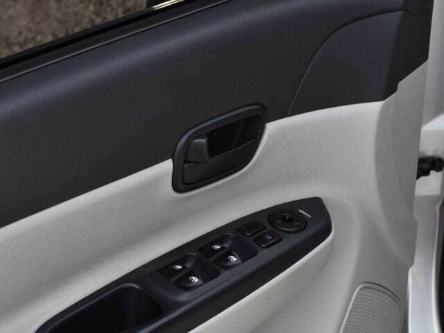 Серый Хендай Акцент, объемом двигателя 1.4 л и пробегом 327 тыс. км за 4999 $, фото 8 на Automoto.ua