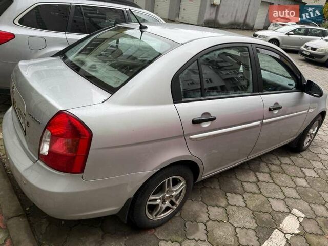 Сірий Хендай Акцент, об'ємом двигуна 1.4 л та пробігом 73 тис. км за 5900 $, фото 2 на Automoto.ua