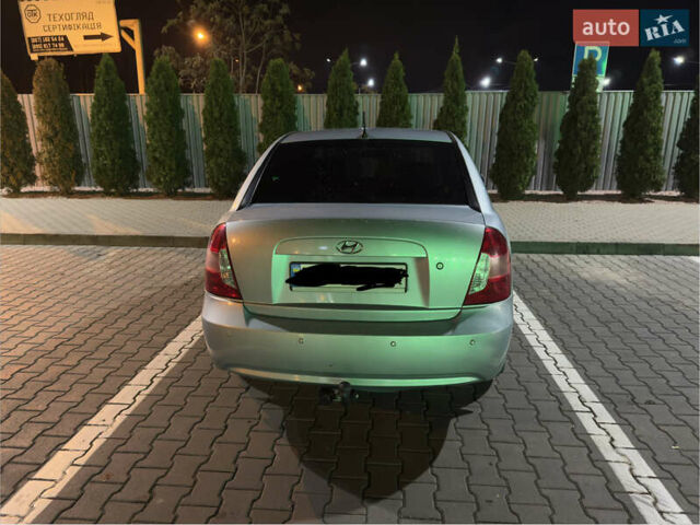 Серый Хендай Акцент, объемом двигателя 1.49 л и пробегом 250 тыс. км за 5300 $, фото 3 на Automoto.ua