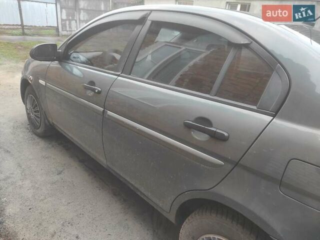 Серый Хендай Акцент, объемом двигателя 1.4 л и пробегом 424 тыс. км за 4500 $, фото 1 на Automoto.ua