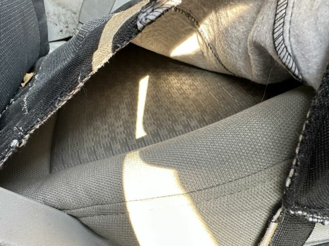 Серый Хендай Акцент, объемом двигателя 1.4 л и пробегом 180 тыс. км за 1200 $, фото 7 на Automoto.ua