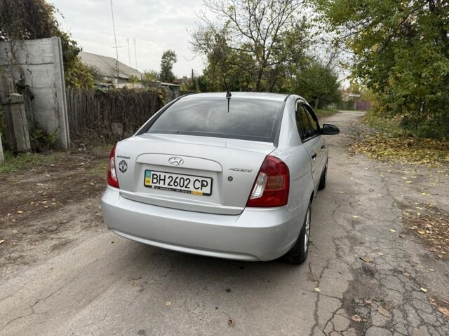 Серый Хендай Акцент, объемом двигателя 1.4 л и пробегом 200 тыс. км за 3500 $, фото 6 на Automoto.ua