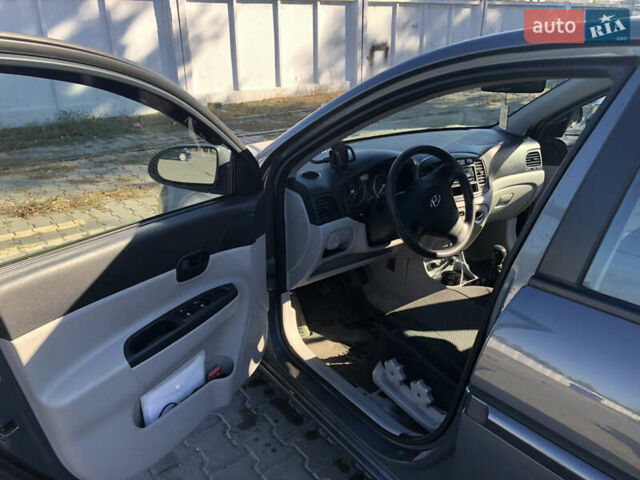 Сірий Хендай Акцент, об'ємом двигуна 1.4 л та пробігом 200 тис. км за 5000 $, фото 10 на Automoto.ua