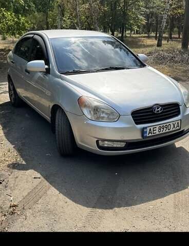 Серый Хендай Акцент, объемом двигателя 1.4 л и пробегом 450 тыс. км за 4800 $, фото 5 на Automoto.ua