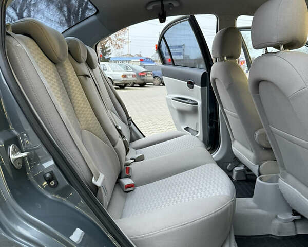 Серый Хендай Акцент, объемом двигателя 1.5 л и пробегом 155 тыс. км за 5200 $, фото 34 на Automoto.ua