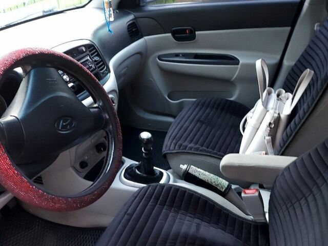 Серый Хендай Акцент, объемом двигателя 1.4 л и пробегом 192 тыс. км за 3950 $, фото 8 на Automoto.ua