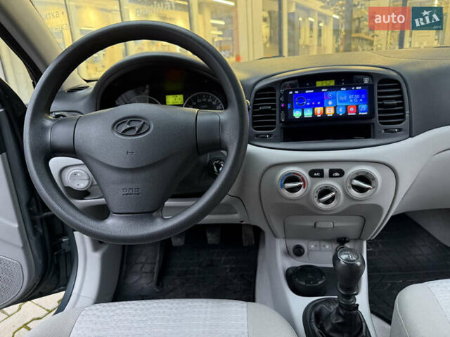 Серый Хендай Акцент, объемом двигателя 1.5 л и пробегом 155 тыс. км за 5200 $, фото 23 на Automoto.ua