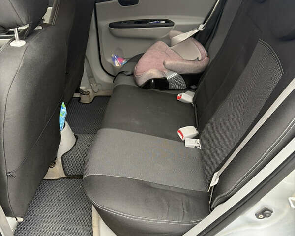 Серый Хендай Акцент, объемом двигателя 1.4 л и пробегом 151 тыс. км за 5950 $, фото 7 на Automoto.ua