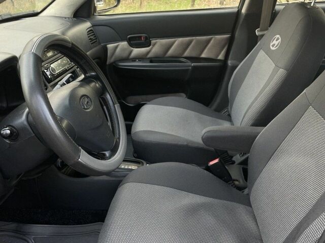 Сірий Хендай Акцент, об'ємом двигуна 1.4 л та пробігом 160 тис. км за 4999 $, фото 9 на Automoto.ua