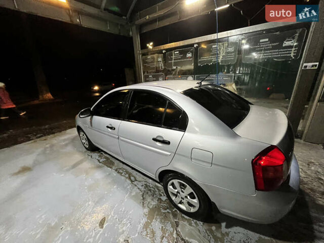 Серый Хендай Акцент, объемом двигателя 1.4 л и пробегом 140 тыс. км за 5199 $, фото 9 на Automoto.ua