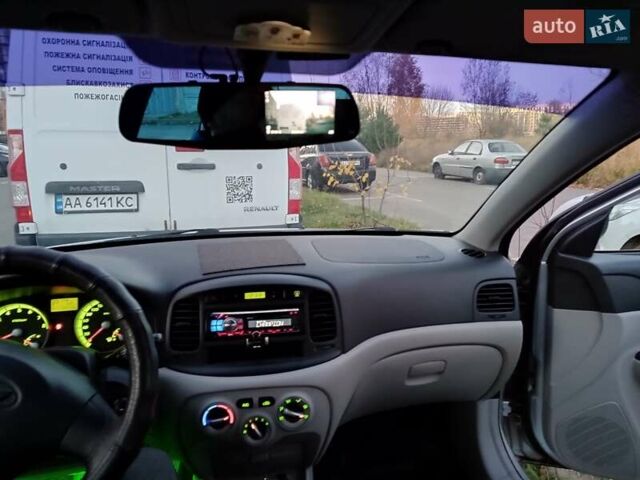 Сірий Хендай Акцент, об'ємом двигуна 1.4 л та пробігом 130 тис. км за 5100 $, фото 30 на Automoto.ua