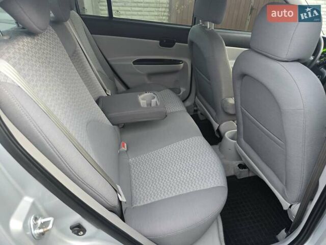Серый Хендай Акцент, объемом двигателя 1.4 л и пробегом 82 тыс. км за 6600 $, фото 39 на Automoto.ua