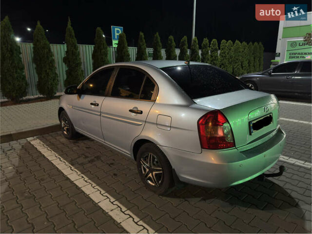 Серый Хендай Акцент, объемом двигателя 1.49 л и пробегом 250 тыс. км за 5300 $, фото 4 на Automoto.ua