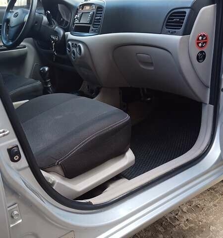 Сірий Хендай Акцент, об'ємом двигуна 1.4 л та пробігом 209 тис. км за 4500 $, фото 14 на Automoto.ua