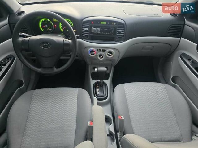 Серый Хендай Акцент, объемом двигателя 1.4 л и пробегом 82 тыс. км за 6600 $, фото 17 на Automoto.ua