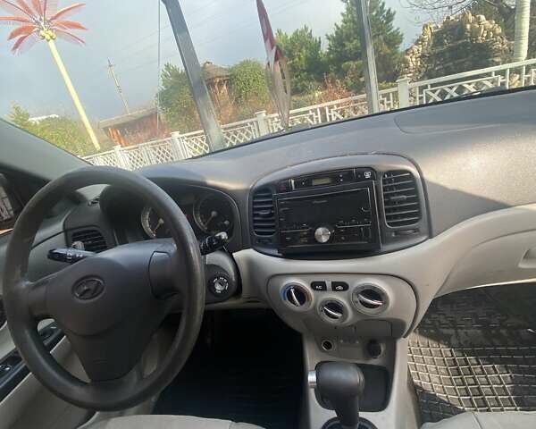 Сірий Хендай Акцент, об'ємом двигуна 1.4 л та пробігом 350 тис. км за 4300 $, фото 8 на Automoto.ua