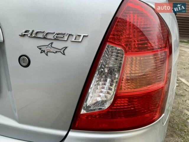 Серый Хендай Акцент, объемом двигателя 1.4 л и пробегом 144 тыс. км за 5300 $, фото 27 на Automoto.ua