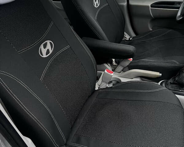 Серый Хендай Акцент, объемом двигателя 1.4 л и пробегом 220 тыс. км за 4500 $, фото 9 на Automoto.ua