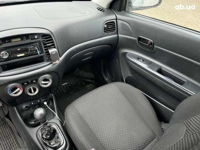 Серый Хендай Акцент, объемом двигателя 1.6 л и пробегом 105 тыс. км за 4490 $, фото 19 на Automoto.ua