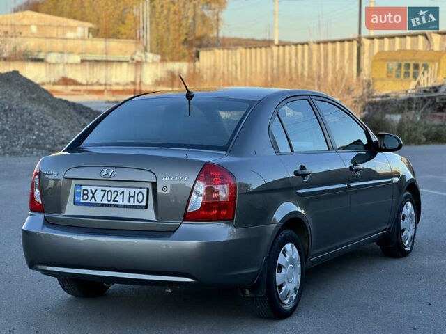 Серый Хендай Акцент, объемом двигателя 1.4 л и пробегом 98 тыс. км за 4899 $, фото 3 на Automoto.ua