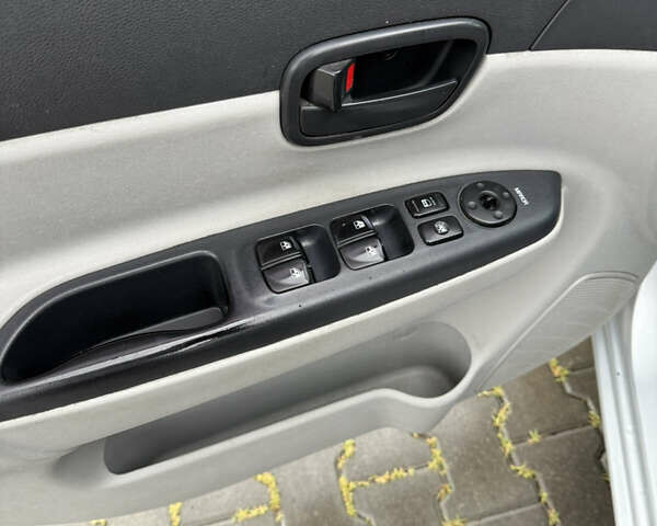 Серый Хендай Акцент, объемом двигателя 1.49 л и пробегом 190 тыс. км за 6200 $, фото 10 на Automoto.ua