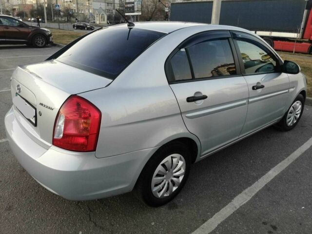 Серый Хендай Акцент, объемом двигателя 1.4 л и пробегом 255 тыс. км за 4300 $, фото 1 на Automoto.ua