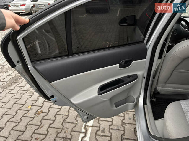 Серый Хендай Акцент, объемом двигателя 1.4 л и пробегом 327 тыс. км за 4500 $, фото 28 на Automoto.ua
