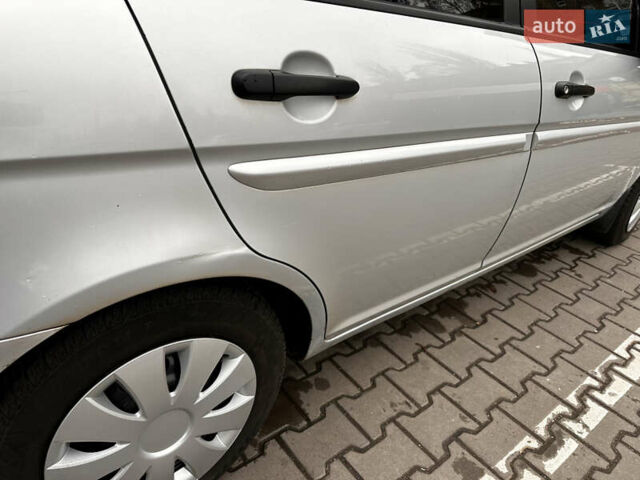 Серый Хендай Акцент, объемом двигателя 1.4 л и пробегом 327 тыс. км за 4500 $, фото 15 на Automoto.ua