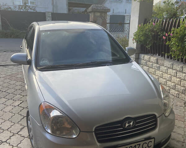 Хендай Акцент 2008 в Тернополе на Automoto.ua Серый Хендай Акцент, объемом двигателя 1.4 л и пробегом 98 тыс. км за 6000 $, фото 1 на Automoto.ua